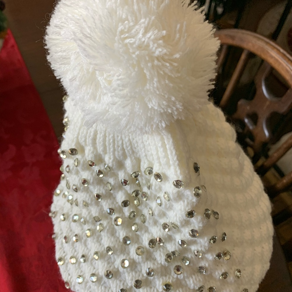White knit and sequined hat